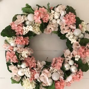 Holiday wreath